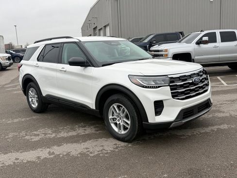 New 2026 Ford Explorer Active image 2