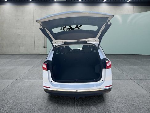 Used 2018 Chevrolet Equinox LT FWD image 16