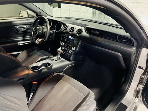 Used 2019 Ford Mustang Coupe image 24