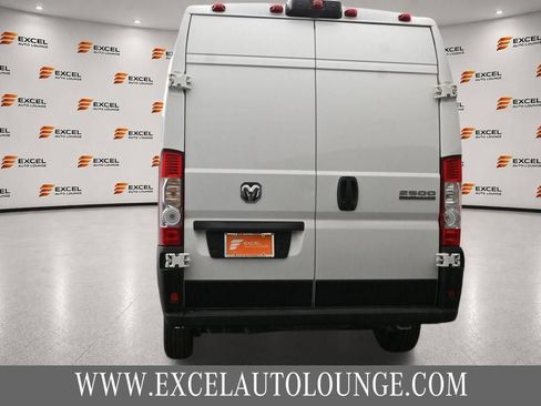 Used 2025 RAM ProMaster 2500 w/ Convenience Group FWD image 4