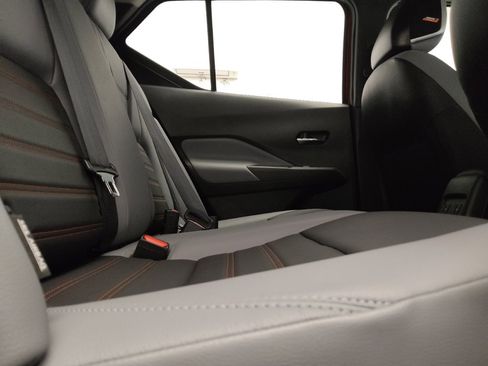 Used 2021 Nissan Kicks SR w/ SR Premium Package FWD image 19