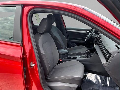 Used 2025 Volkswagen Jetta Sport FWD image 9