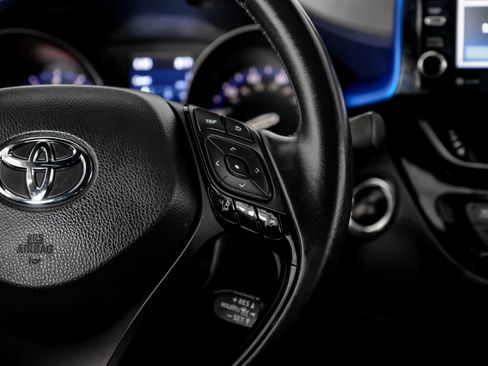 Used 2021 Toyota C-HR XLE FWD image 16