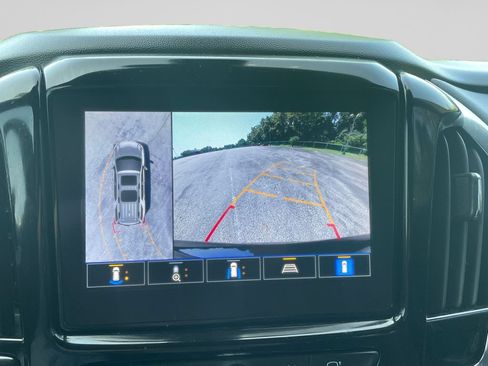 Used 2023 Chevrolet Traverse LT w/ Rear Camera Mirror Package AWD/4WD image 24