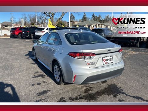 Used 2025 Toyota Corolla LE FWD image 4