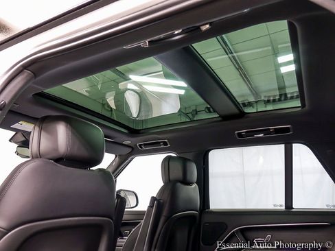 Used 2023 Land Rover Range Rover SE AWD/4WD image 18