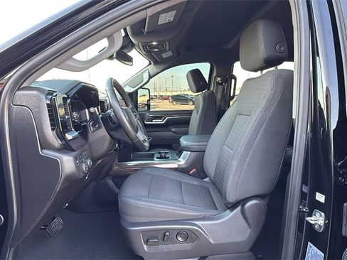 Used 2025 Chevrolet Silverado 2500 LT w/ Trail Boss Package image 9