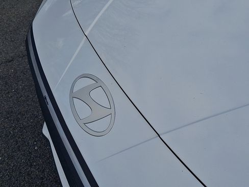 Used 2024 Hyundai Elantra SEL image 17