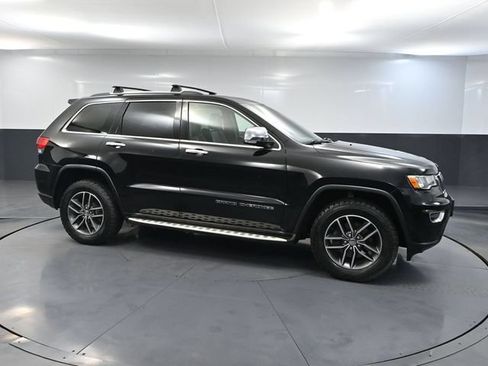 Used 2017 Jeep Grand Cherokee Limited AWD/4WD image 4