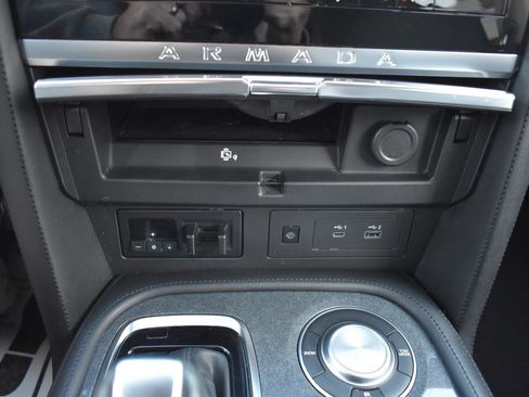 Used 2024 Nissan Armada SV image 40