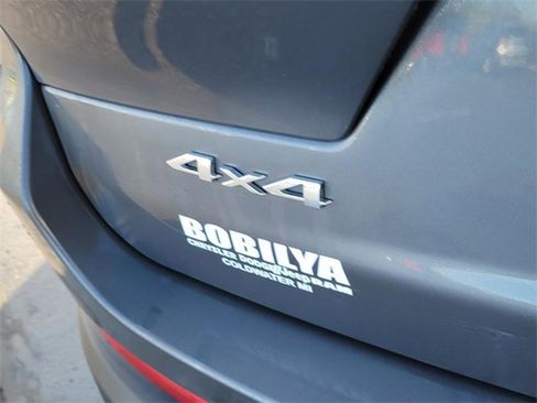 Used 2023 Jeep Grand Cherokee L Laredo image 9