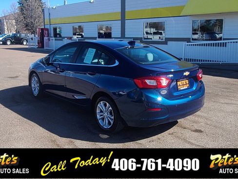 Used 2019 Chevrolet Cruze LT w/ Convenience Package image 2