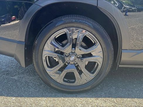 Certified 2025 Subaru Ascent Bronze Edition AWD/4WD image 12