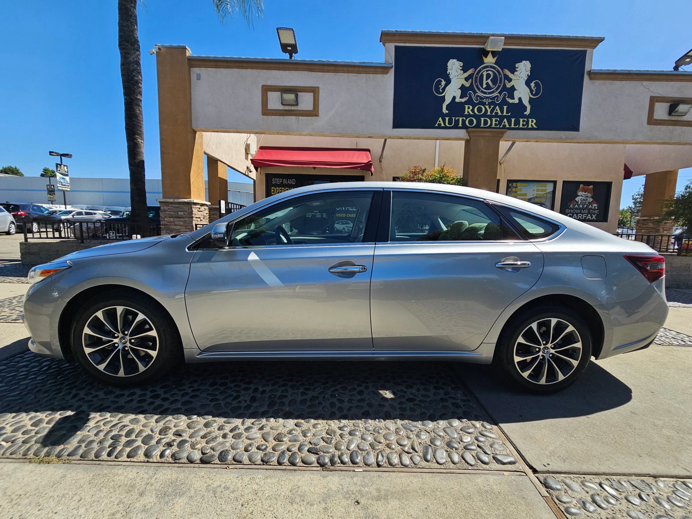 Used 2016 Toyota Avalon XLE FWD image 9