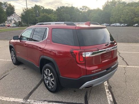 Used 2023 GMC Acadia SLT FWD image 7