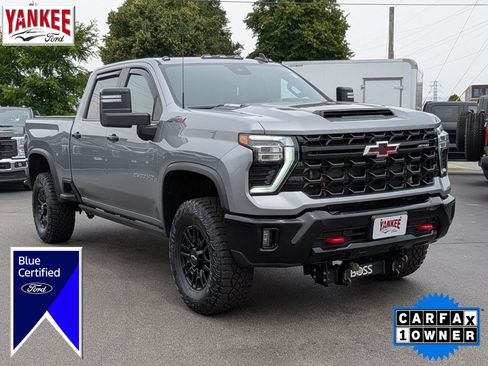 Used 2024 Chevrolet Silverado 2500 ZR2 w/ Technology Package AWD/4WD image 1