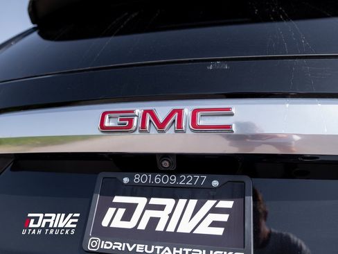 Used 2023 GMC Yukon XL Denali image 17