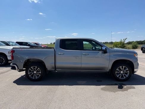 Used 2024 Chevrolet Silverado 1500 LT AWD/4WD image 16