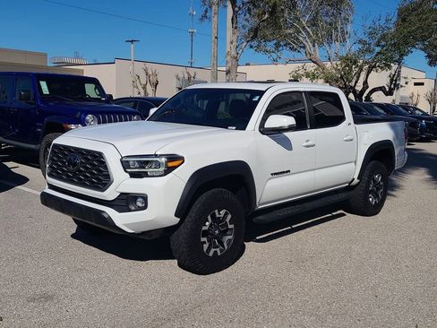 Used 2023 Toyota Tacoma TRD Off-Road w/ TRD Premium Off Road Package image 8