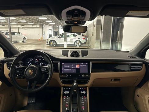Used 2024 Porsche Macan AWD/4WD image 8