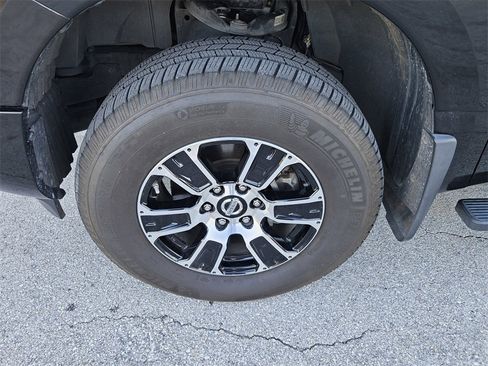 Used 2020 Nissan Titan SV w/ SV Convenience Package image 37