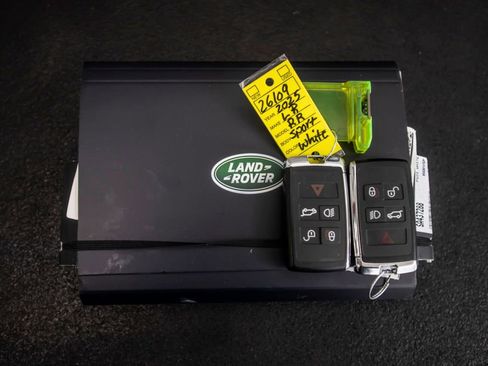Used 2025 Land Rover Range Rover Sport SE AWD/4WD image 45