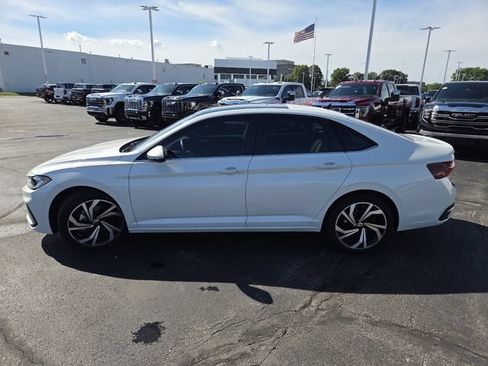 Used 2025 Volkswagen Jetta SEL FWD image 19