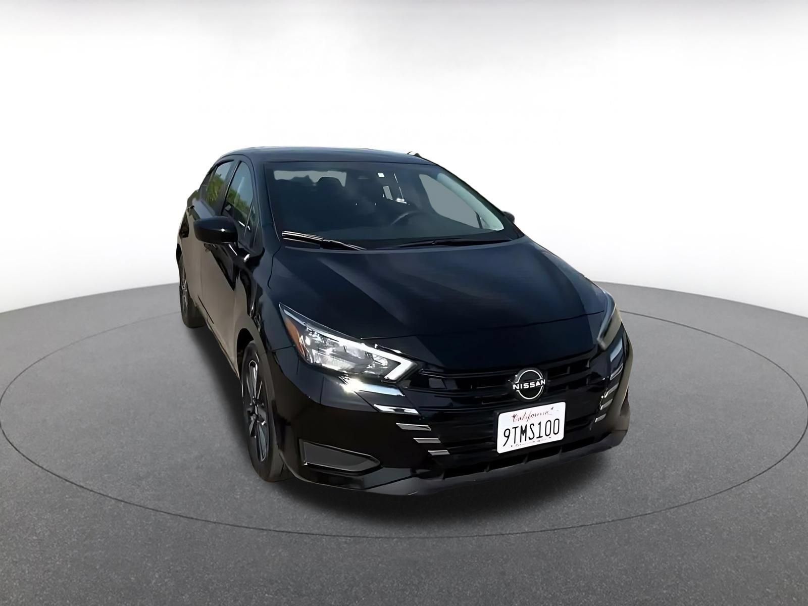 Used 2025 Nissan Versa SV FWD image 3
