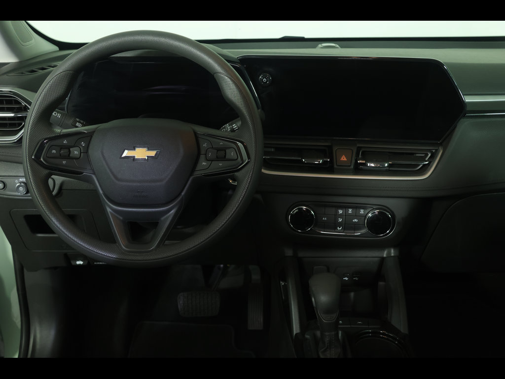 Used 2025 Chevrolet TrailBlazer LS w/ LS Convenience Package FWD image 13