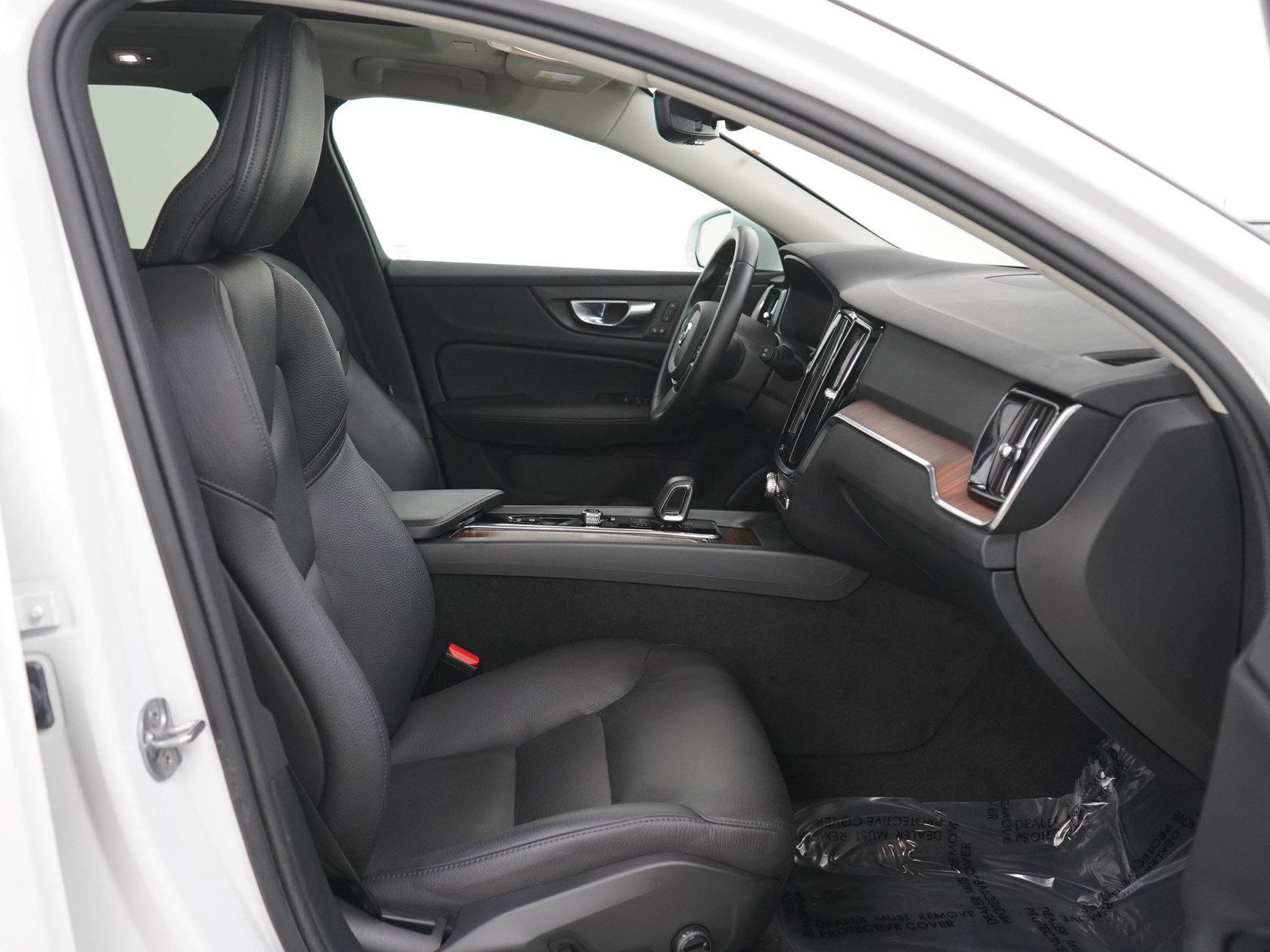 Used 2025 Volvo V60 B5 Cross Country Plus AWD/4WD image 11