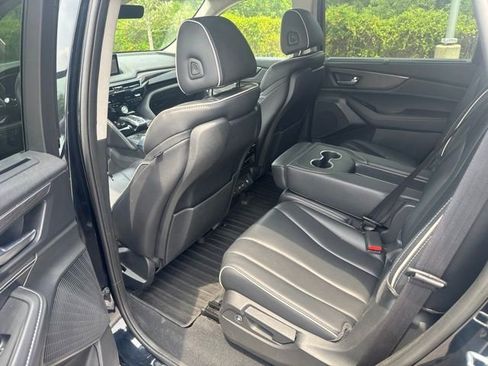 Used 2023 Acura MDX SH-AWD w/ Advance Package image 11