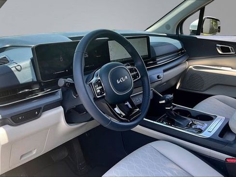 Used 2026 Kia Carnival EX FWD image 17