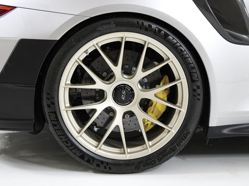Used 2018 Porsche 911 GT2 RS RWD image 21