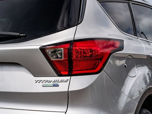 Used 2019 Ford Escape Titanium AWD/4WD image 14