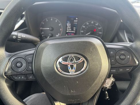 Used 2025 Toyota Corolla LE FWD image 25