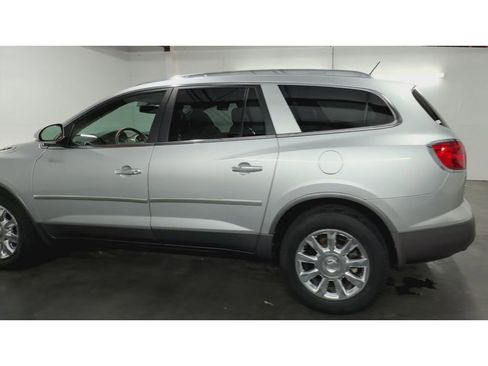 Used 2011 Buick Enclave CXL image 6