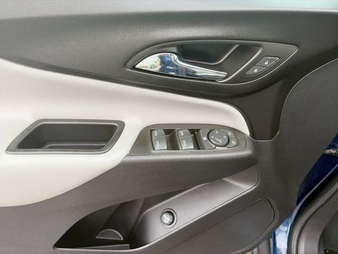Certified 2023 Chevrolet Equinox LT FWD image 24