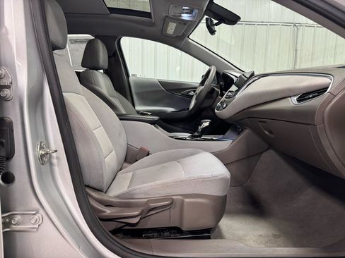 Used 2021 Chevrolet Malibu LT FWD image 20
