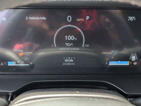 Used 2025 Jeep Grand Cherokee Altitude AWD/4WD image 16