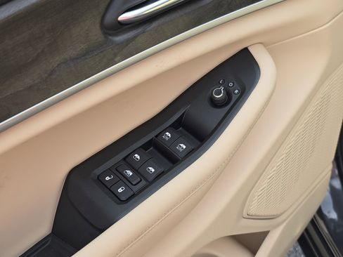 New 2025 Jeep Grand Cherokee L Limited w/ Trailer Tow Package image 32