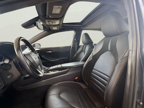 Used 2020 Toyota Avalon Touring w/ Advanced Safety Package image 3