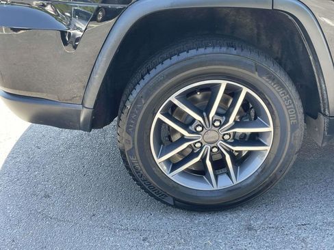 Used 2019 Jeep Grand Cherokee Limited w/ Luxury Group II AWD/4WD image 9