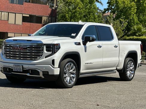 Used 2025 GMC Sierra 1500 Denali w/ Denali Reserve Package AWD/4WD image 8