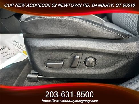 Used 2022 Kia Niro EX w/ Cold Weather Package FWD image 9