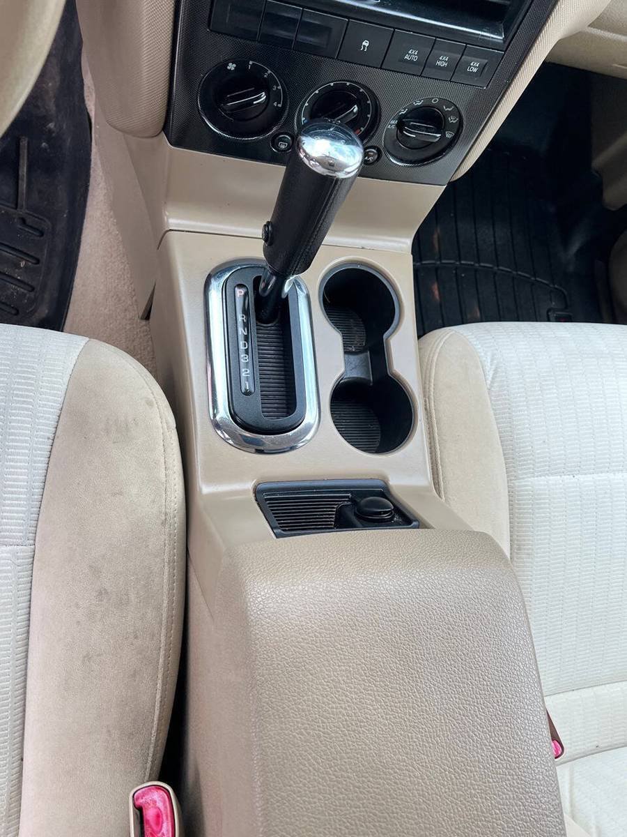 Used 2009 Ford Explorer XLT AWD/4WD image 3