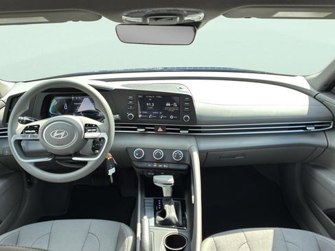 New 2026 Hyundai Elantra SE FWD image 16