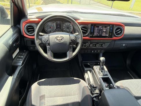 Used 2019 Toyota Tacoma TRD Off-Road AWD/4WD image 23