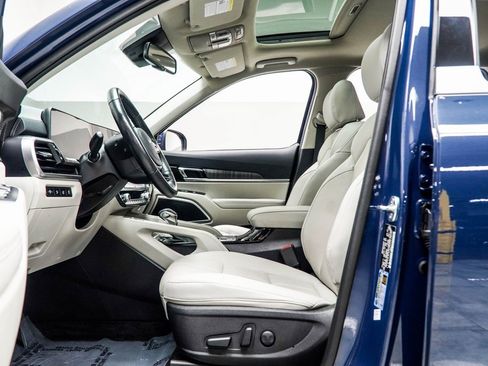 Used 2024 Kia Telluride EX w/ EX Captain's Chair Package image 35