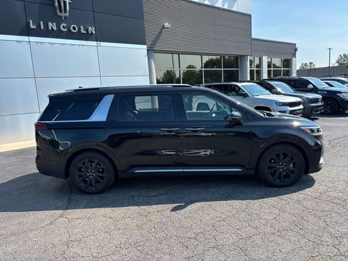 Used 2024 Kia Carnival SX Prestige FWD image 8