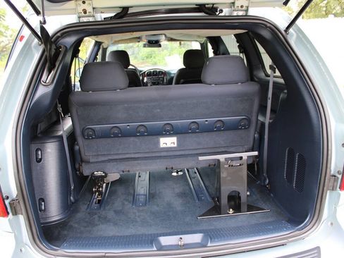Used 2001 Chrysler Town & Country LX FWD image 30